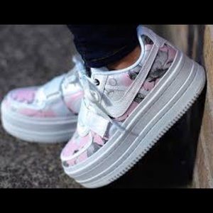 Women’s Nike Vandal 2k sneakers